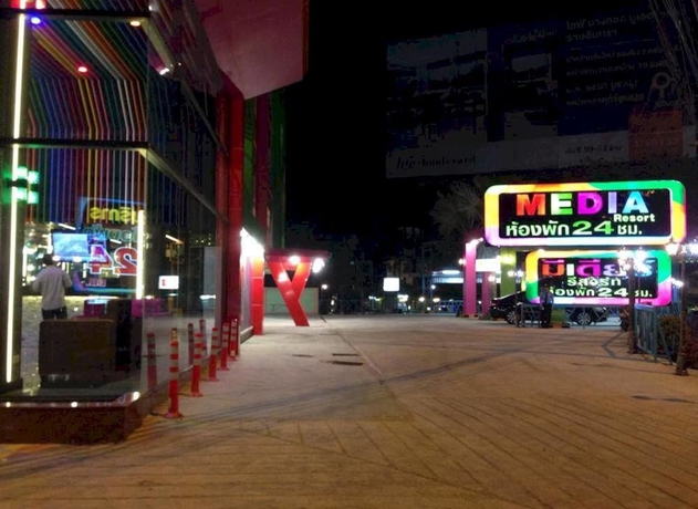 Imagen de los exteriores del Hotel Media and Residence. Foto 13