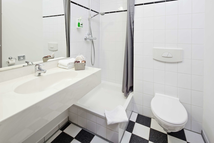 Imagen de la habitación del Hotel Median. Foto 10