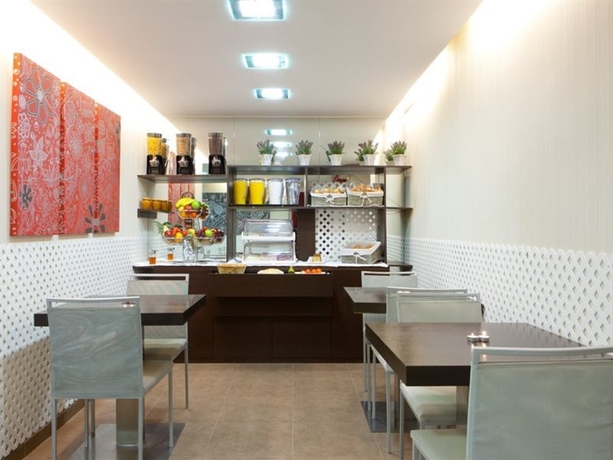 Imagen general del Hotel Medicis. Foto 6