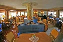 Imagen del bar/restaurante del Hotel Medil. Foto 2