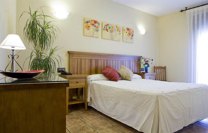 Imagen de la habitación del Hotel Medina De Toledo. Foto 8