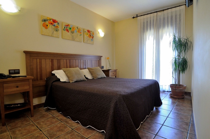 Imagen de la habitación del Hotel Medina De Toledo. Foto 11