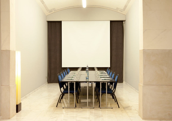 Imagen de los interiores del Hotel Medinaceli. Foto 5