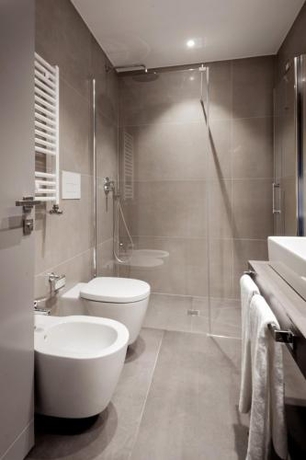 Imagen de la habitación del Hotel Medinblu. Foto 10