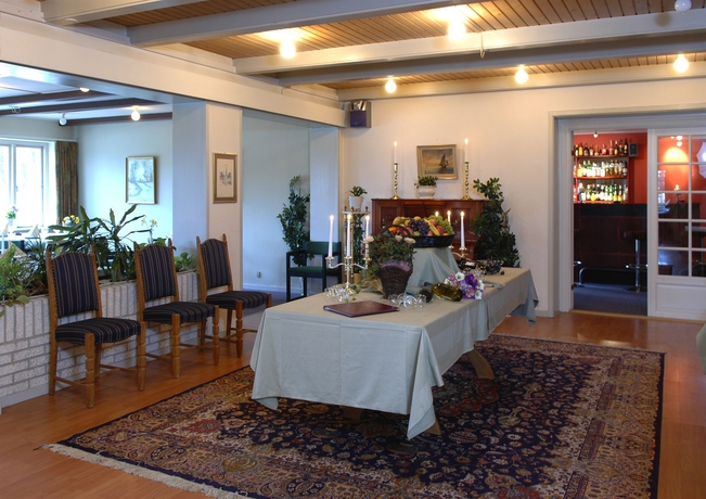 Imagen del bar/restaurante del Hotel Medio. Foto 3