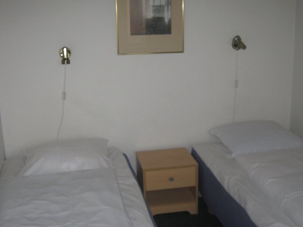 Imagen de la habitación del Hotel Medio. Foto 6