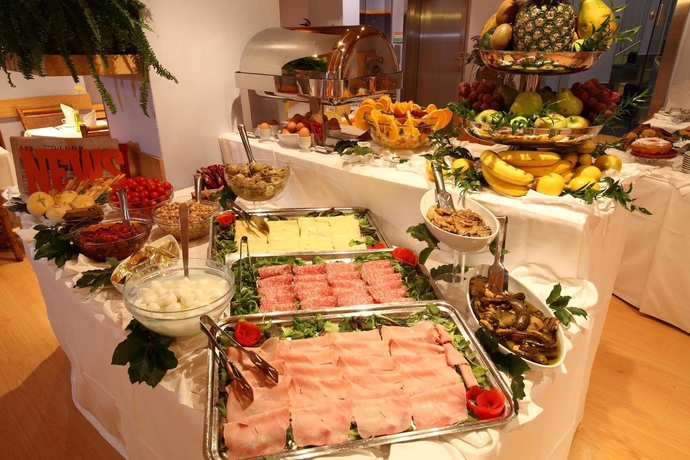 Imagen del bar/restaurante del Hotel Mediolanum. Foto 4