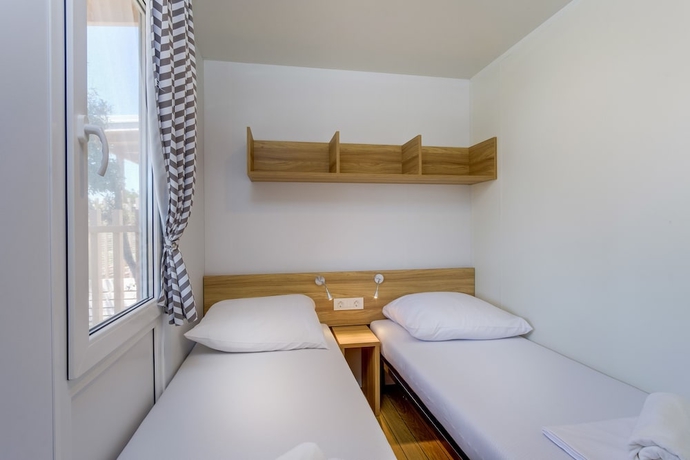 Imagen de la habitación del Hotel Mediteran Bungalows Poljana. Foto 5