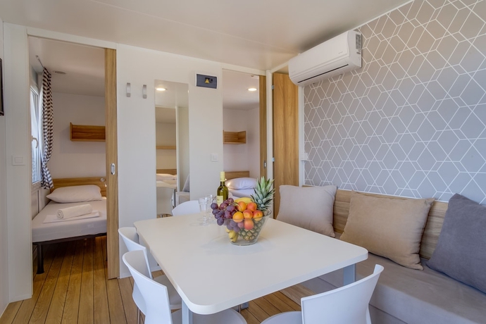 Imagen de la habitación del Hotel Mediteran Bungalows Poljana. Foto 9