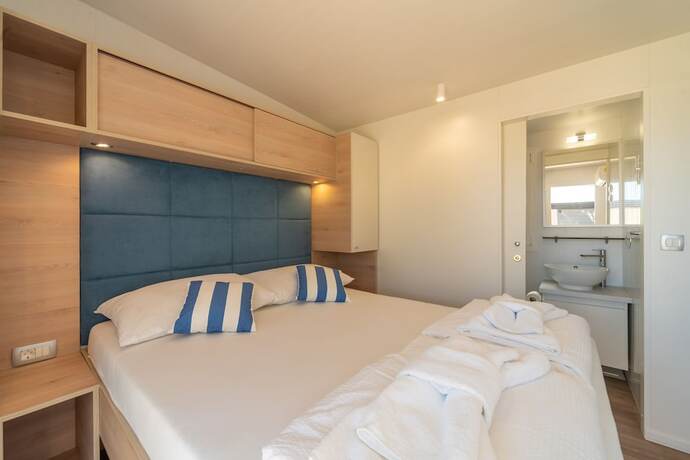 Imagen general del Hotel Mediteran Mobile Homes Camping Park Umag. Foto 2