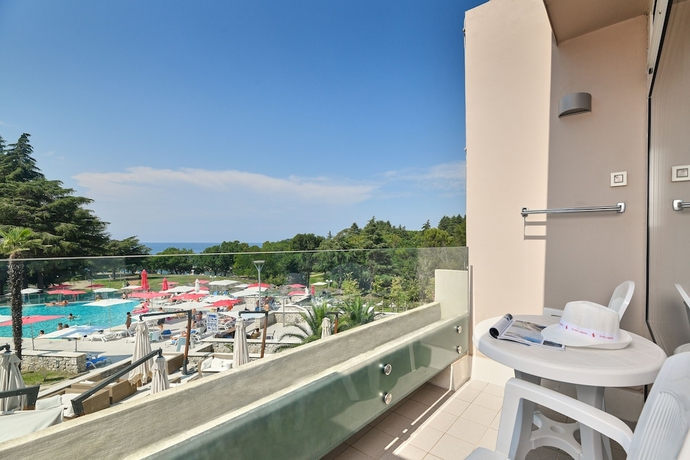 Imagen de la habitación del Hotel Mediteran Plava Laguna. Foto 11