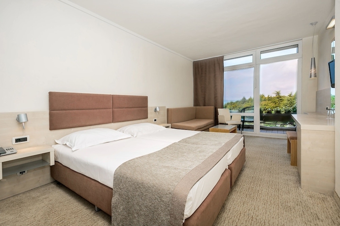 Imagen de la habitación del Hotel Mediteran Plava Laguna. Foto 12