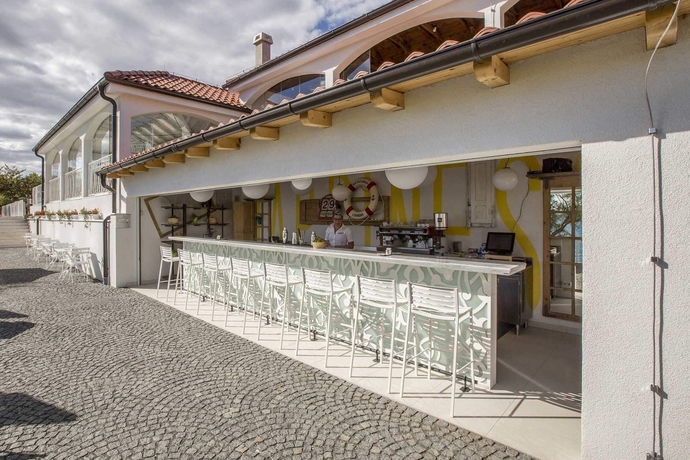 Imagen del bar/restaurante del Hotel Mediteran Travel Mobile Homes Belvedere, Seget Vranjica. Foto 5
