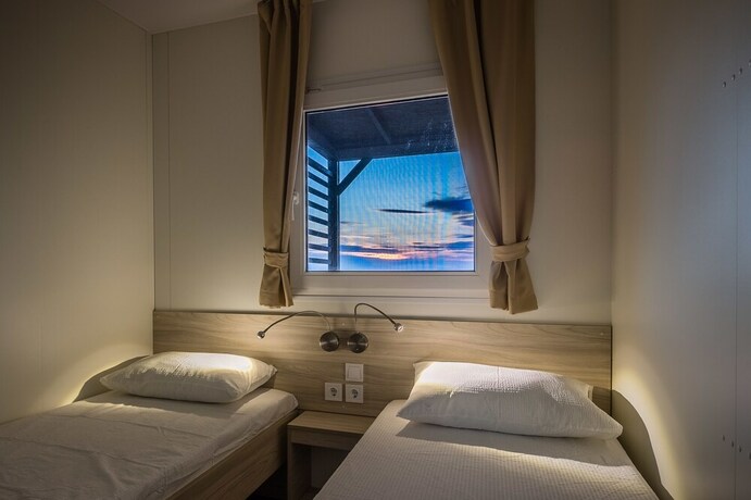 Imagen general del Hotel Mediteran kamp Mobile Homes in Camping Klenovica. Foto 9