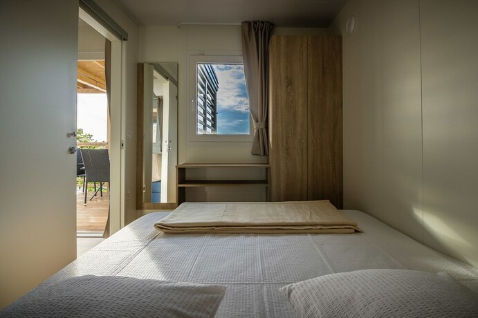 Imagen general del Hotel Mediteran kamp Mobile Homes in Camping Klenovica. Foto 14