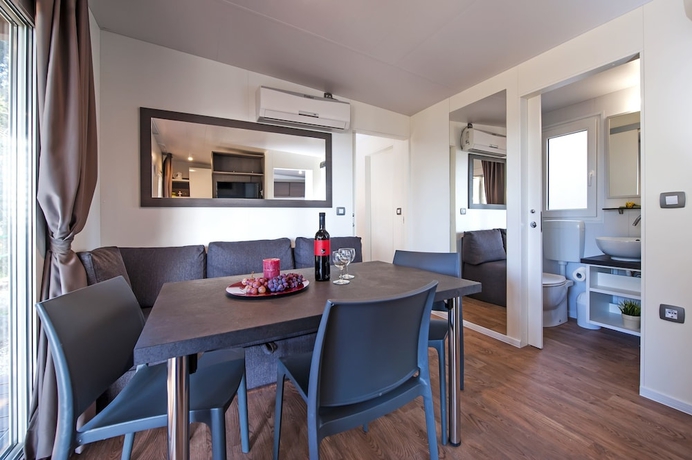 Imagen de la habitación del Hotel Mediteran kamp Mobile Homes in Camping Ljutic. Foto 8
