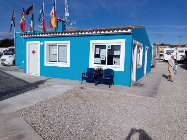 Imagen de los interiores del Hotel Mediterr&aacute;neo Camper Area. Foto 11