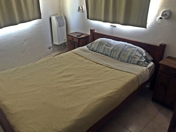 Imagen de la habitación del Hotel Mediterr&aacute;neo, LA FALDA. Foto 7