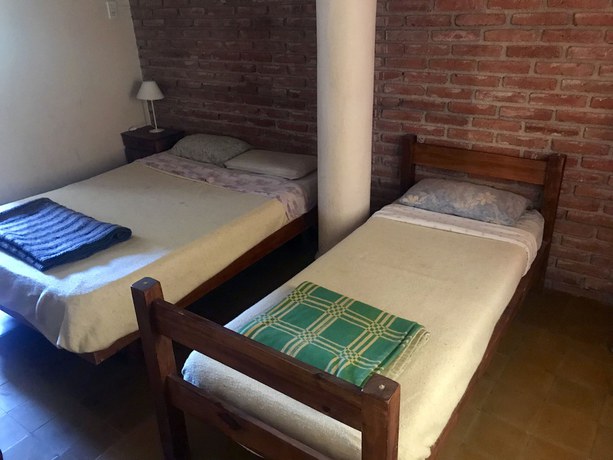 Imagen de la habitación del Hotel Mediterr&aacute;neo, LA FALDA. Foto 11