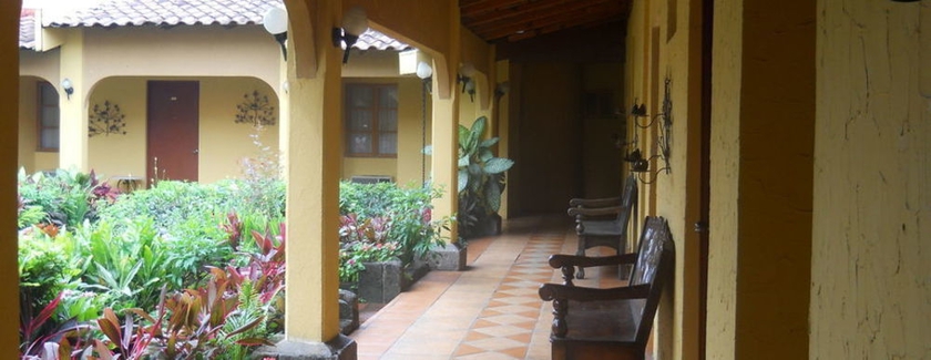 Imagen de los exteriores del Hotel Mediterráneo Plaza. Foto 11