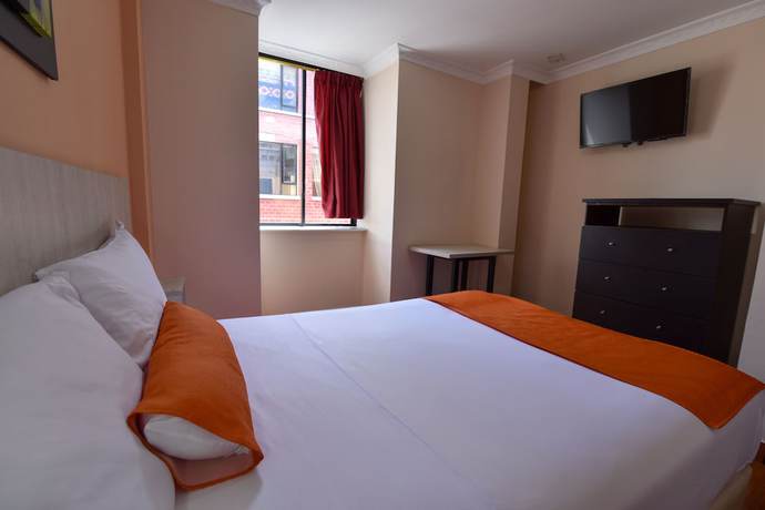 Imagen de la habitación del Hotel Mediterr&aacute;neo Quito. Foto 12