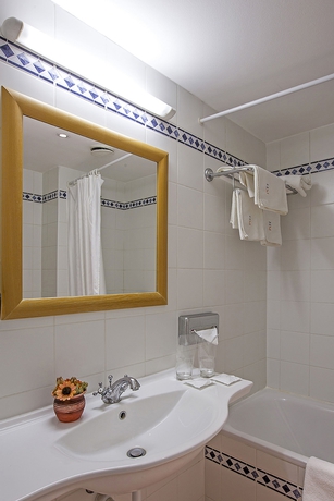 Imagen de la habitación del Hotel Mediterran. Foto 9