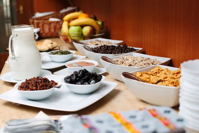 Imagen del bar/restaurante del Hotel Mediterran. Foto 3