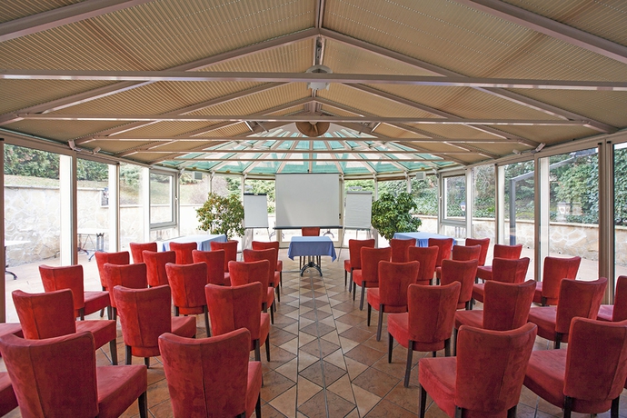 Imagen de los interiores del Hotel Mediterran. Foto 15