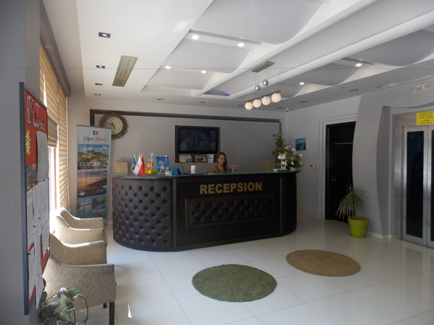 Imagen de los interiores del Hotel Mediterrane. Foto 9