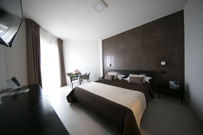 Imagen de la habitación del Hotel Mediterranea and Convention Center. Foto 2