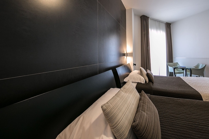 Imagen de la habitación del Hotel Mediterranea and Convention Center. Foto 5