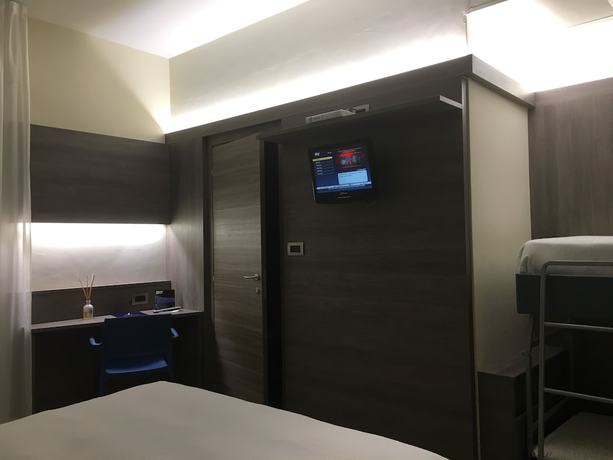 Imagen de la habitación del Hotel Mediterran&eacute;e, Spotorno. Foto 17