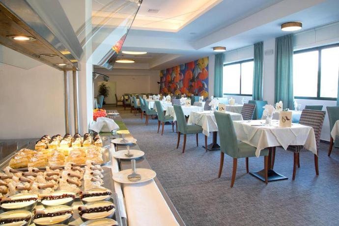 Imagen general del Hotel Mediterranean Beach Resort. Foto 11