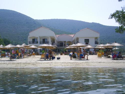 Imagen general del Hotel Mediterranean Beach, Skala Rachoniou. Foto 5