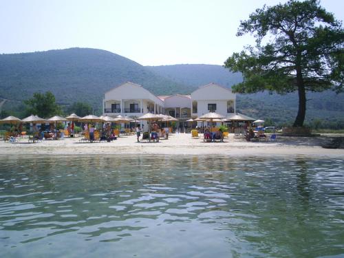 Imagen general del Hotel Mediterranean Beach, Skala Rachoniou. Foto 6