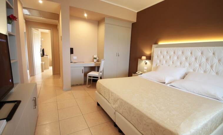 Imagen de la habitación del Hotel Mediterranean Boutique. Foto 19