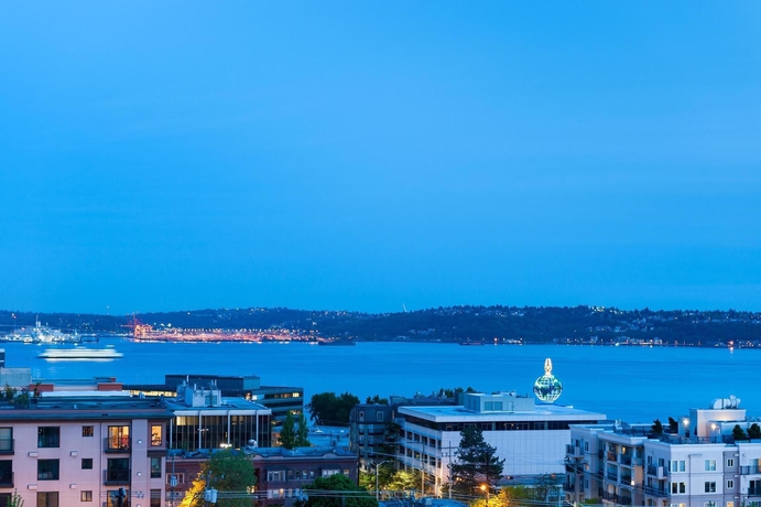 Imagen de los exteriores del Hotel Mediterranean Inn. Foto 7