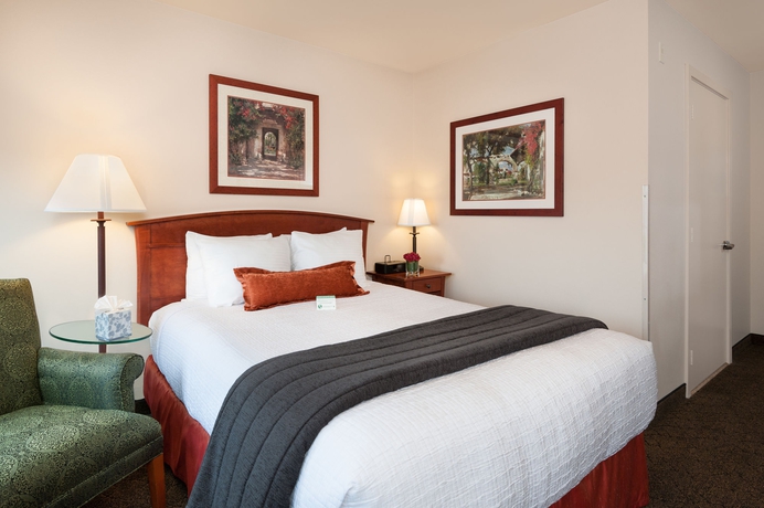 Imagen de la habitación del Hotel Mediterranean Inn. Foto 3