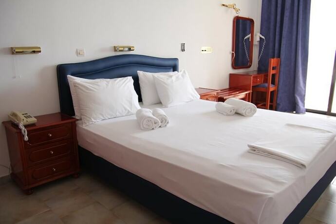 Imagen de la habitación del Hotel Mediterranean, K&aacute;rpatos. Foto 8