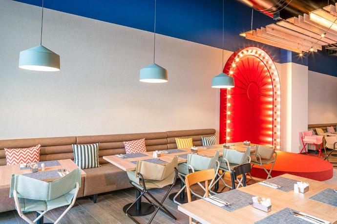 Imagen del bar/restaurante del Hotel Mediterranean Palace, Playa de las Am&eacute;ricas. Foto 2