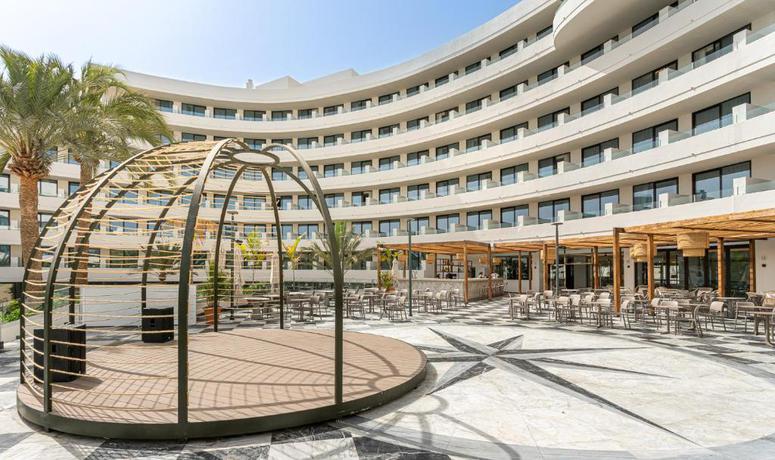 Imagen de los exteriores del Hotel Mediterranean Palace, Playa de las Am&eacute;ricas. Foto 15
