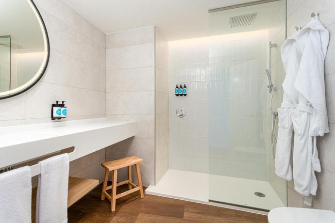 Imagen de la habitación del Hotel Mediterranean Palace, Playa de las Am&eacute;ricas. Foto 7