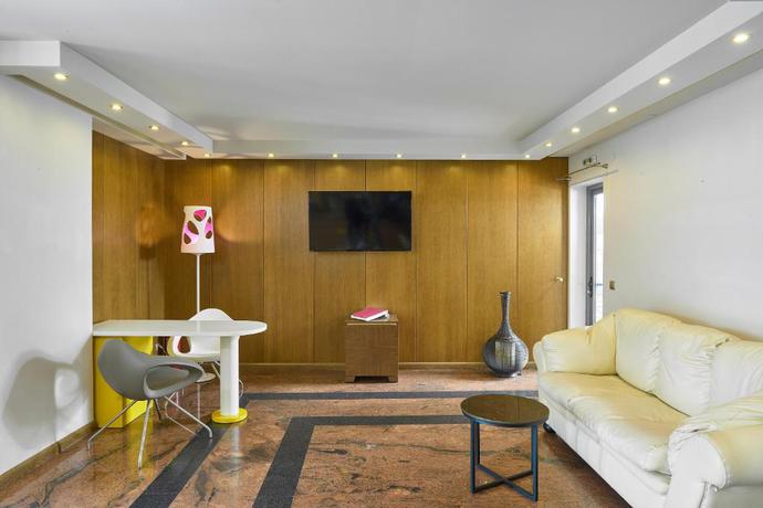 Imagen de los interiores del Hotel Mediterranean Resort. Foto 14