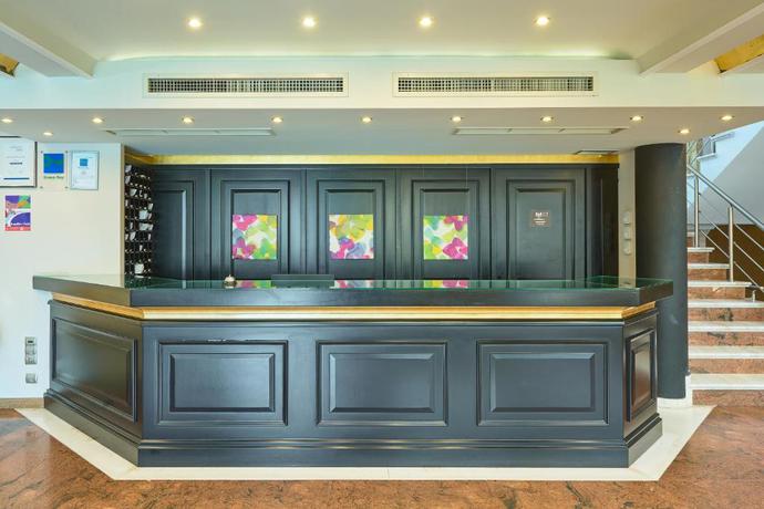 Imagen de los interiores del Hotel Mediterranean Resort. Foto 16