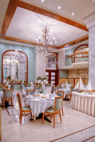 Imagen del bar/restaurante del Hotel Mediterranean, Rodas Town. Foto 3