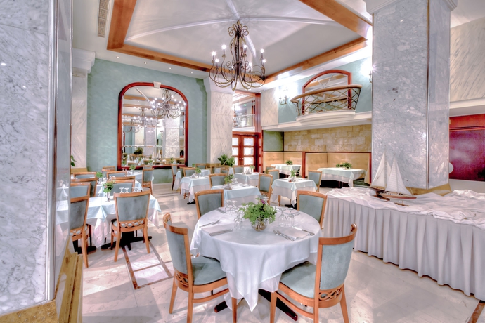 Imagen del bar/restaurante del Hotel Mediterranean, Rodas Town. Foto 6