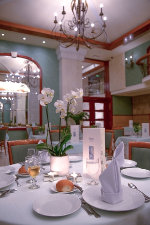 Imagen del bar/restaurante del Hotel Mediterranean, Rodas Town. Foto 7