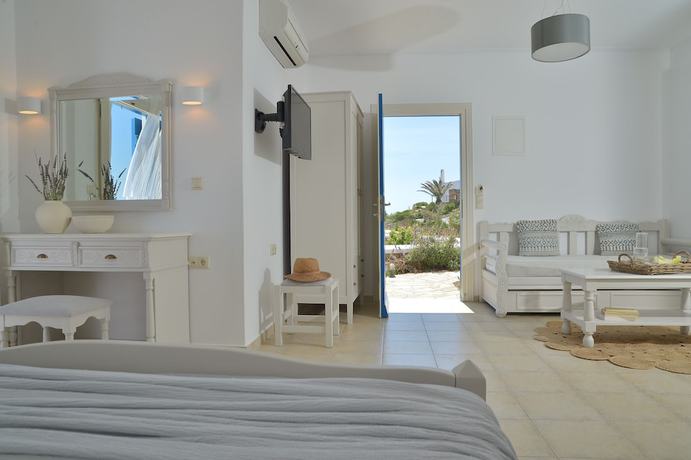 Imagen de la habitación del Hotel Mediterranean, Stelida. Foto 6