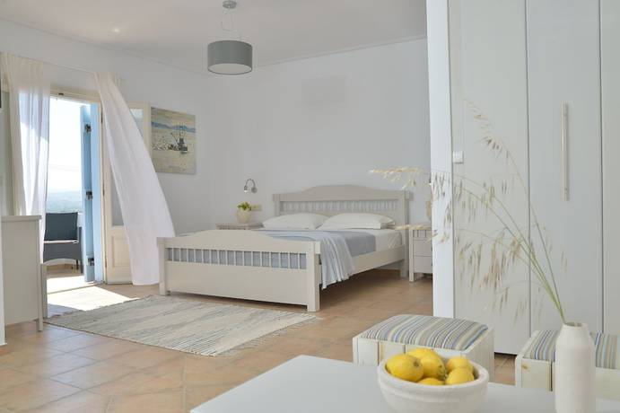 Imagen de la habitación del Hotel Mediterranean, Stelida. Foto 10