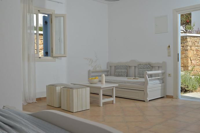 Imagen de la habitación del Hotel Mediterranean, Stelida. Foto 11